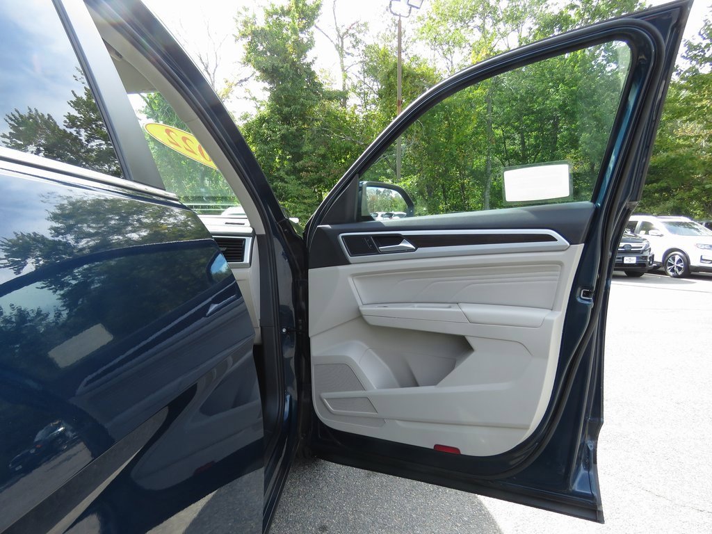 Used 2022 Volkswagen Atlas SE w/ Black Wheel Package image 13