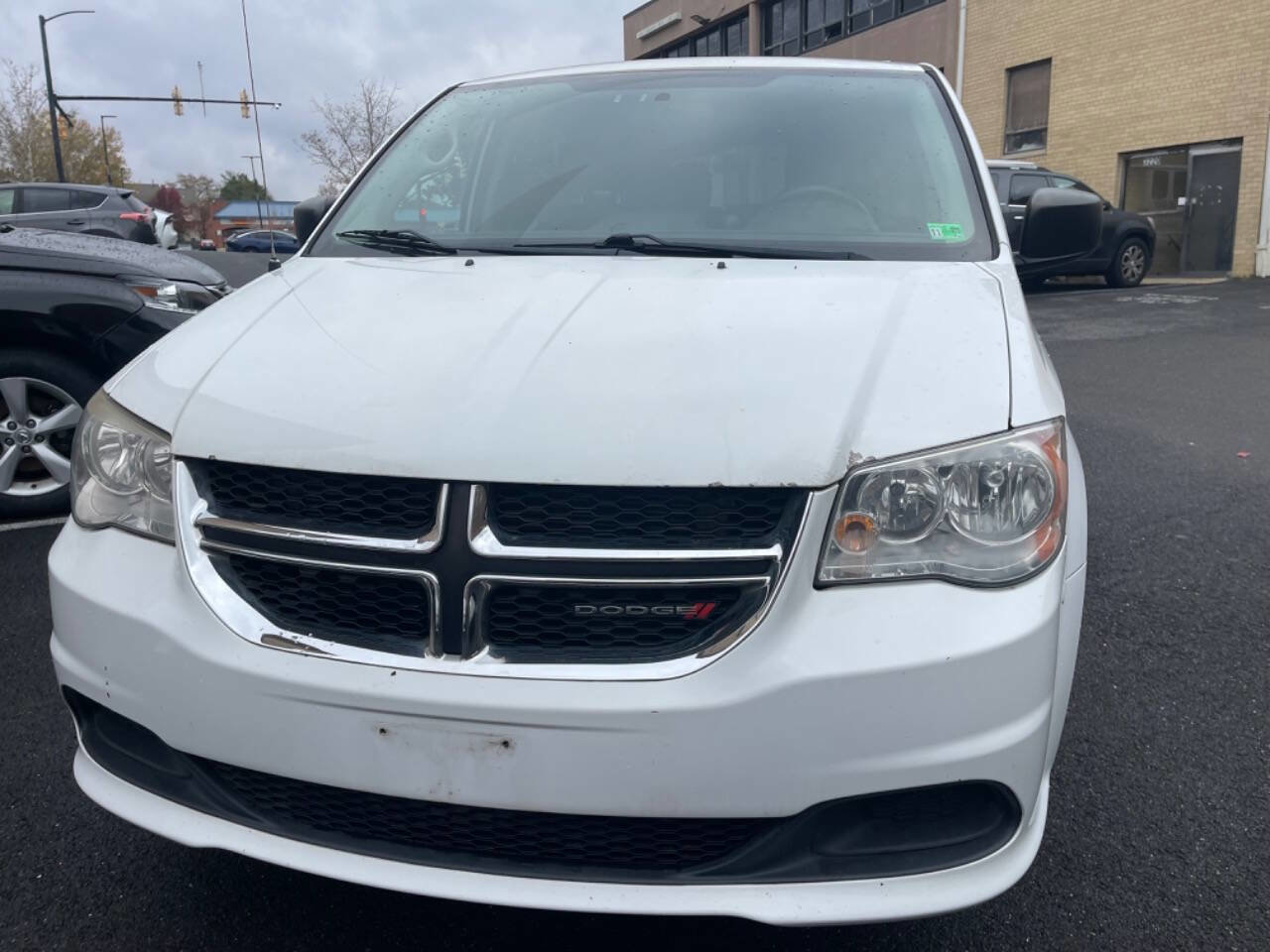 Used 2015 Dodge Grand Caravan SE w/ Quick Order Package 29E SE image 2