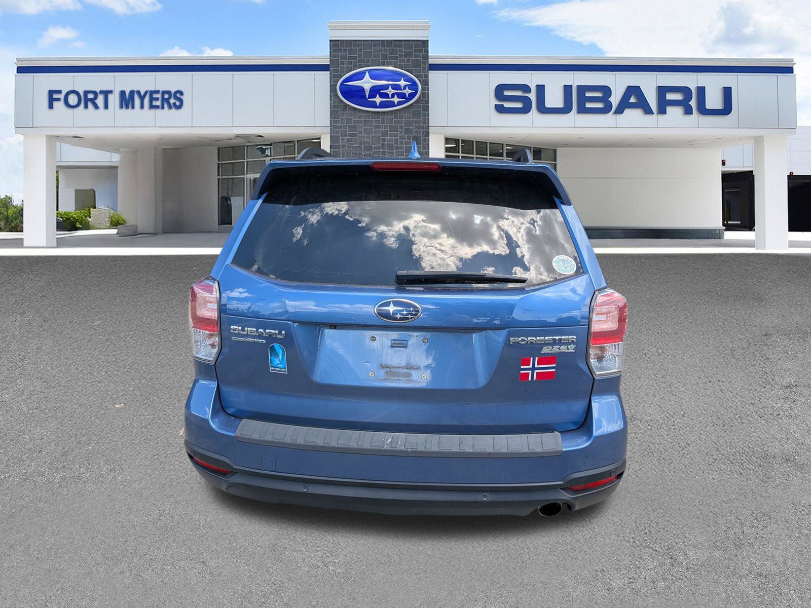 Used 2017 Subaru Forester 2.5i Touring AWD/4WD image 5