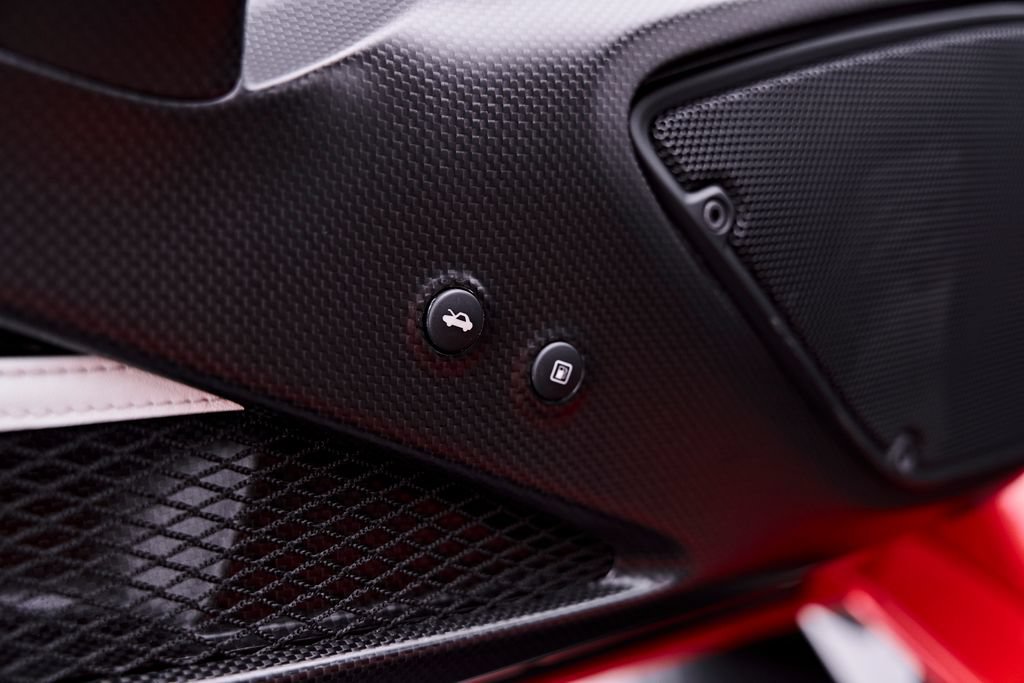 Used 2020 Ferrari 488 Pista Coupe RWD image 64