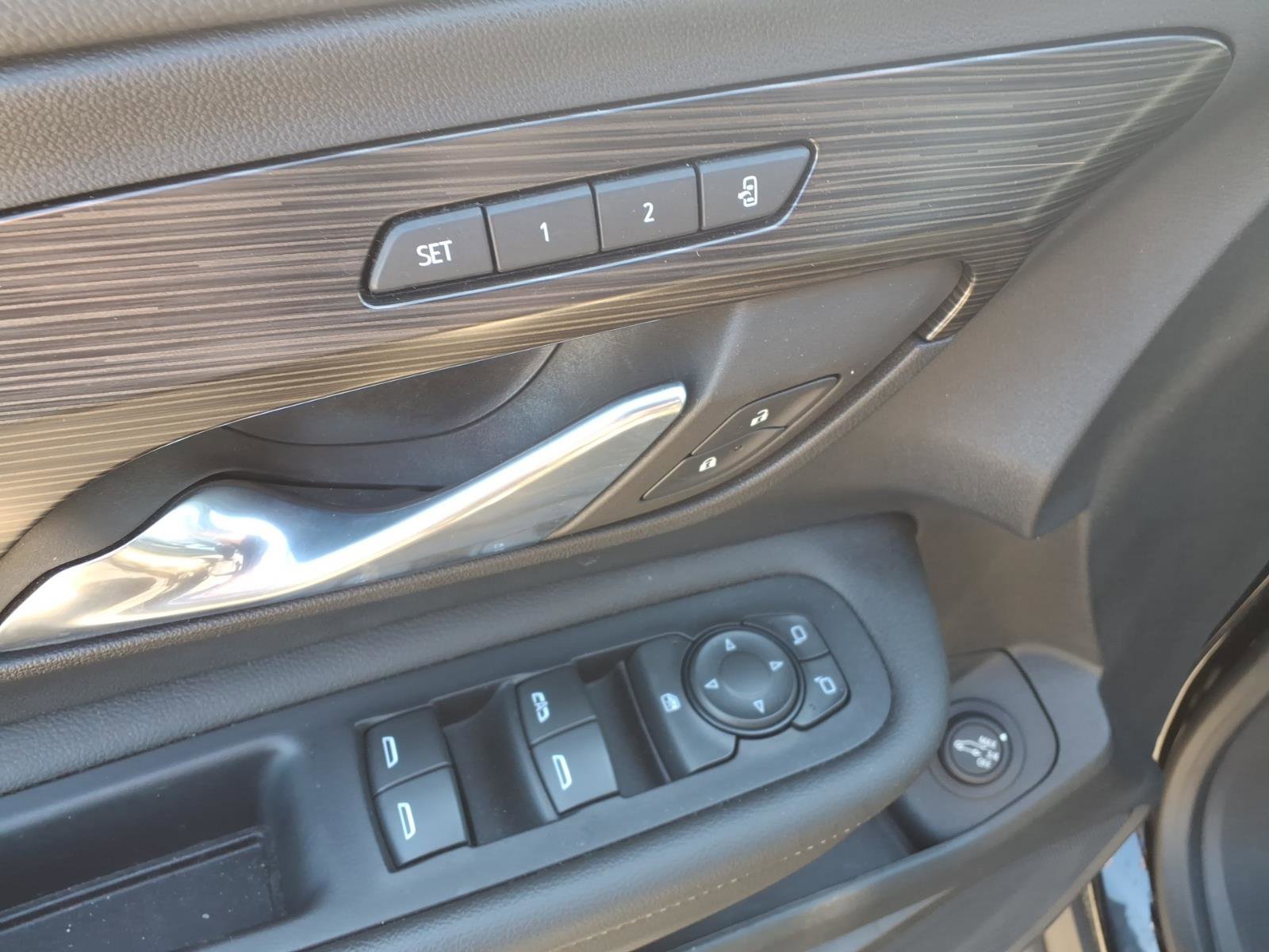 Certified 2023 GMC Terrain SLT w/ Infotainment Package II image 25