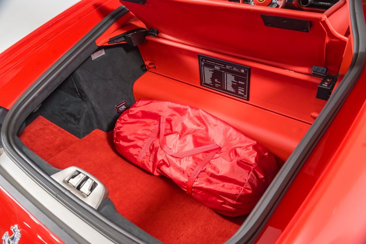 Used 2018 Ferrari 812 Superfast RWD image 46
