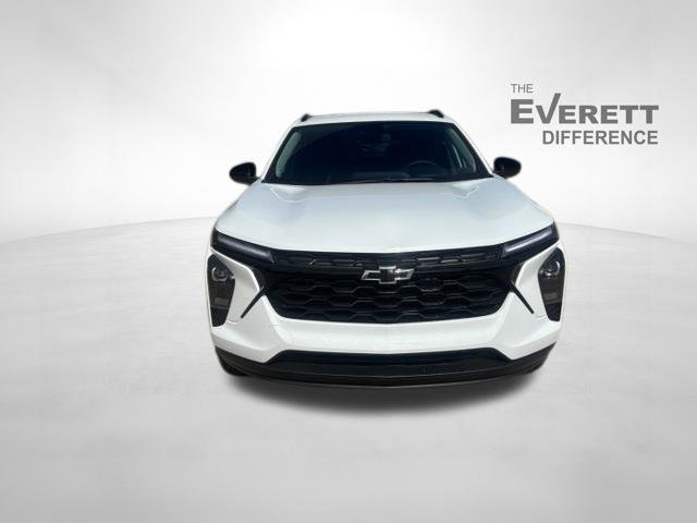 New 2026 Chevrolet Trax LT w/ Midnight Edition FWD image 2