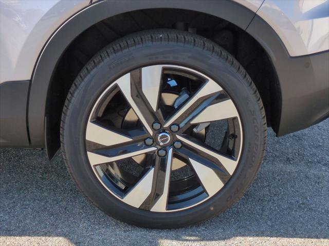 New 2026 Volvo XC40 B5 Ultra w/ Climate Package AWD/4WD image 6