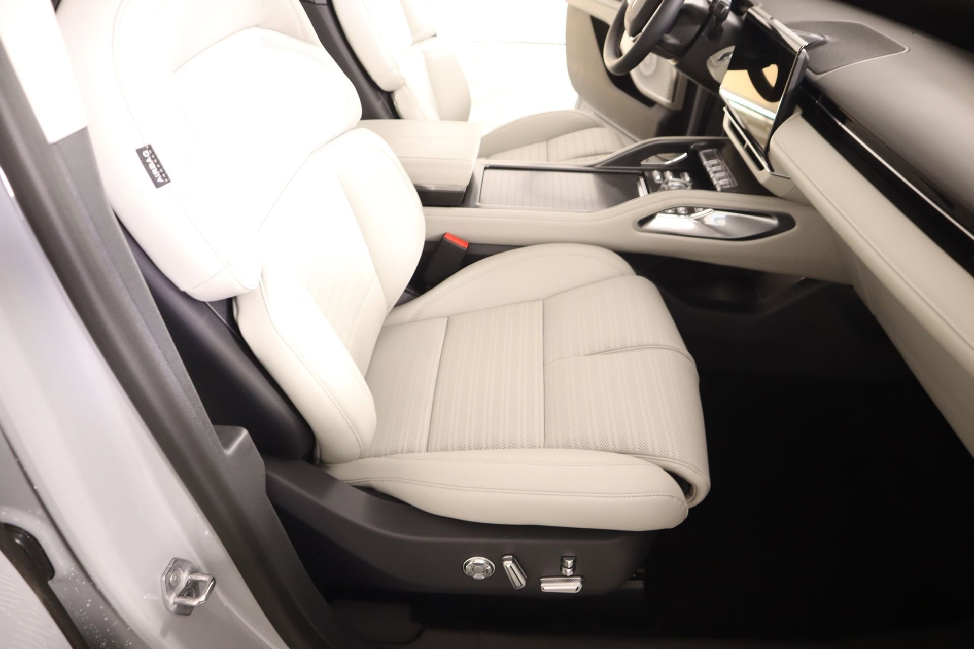 New 2026 Lincoln Nautilus Reserve AWD/4WD image 12