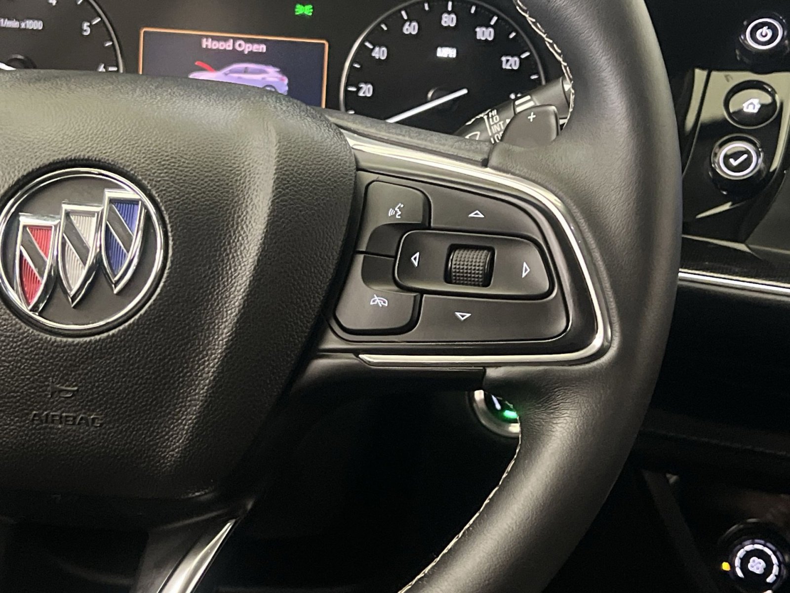 Used 2023 Buick Envision Preferred image 31