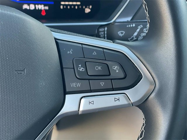 Used 2022 Volkswagen Tiguan SE image 9