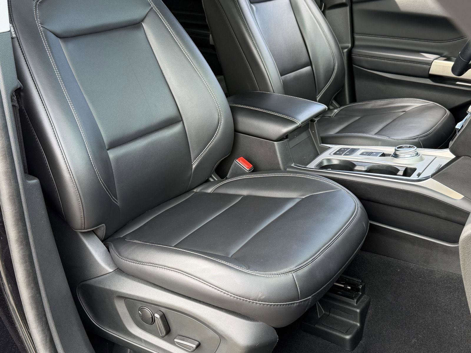 Used 2023 Ford Explorer XLT w/ Equipment Group 202A image 22