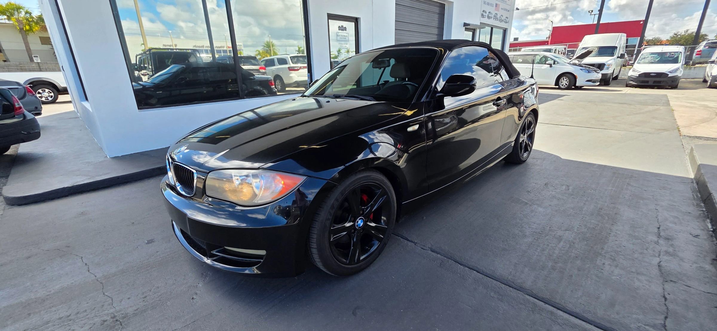 Used 2011 BMW 128i Convertible image 4