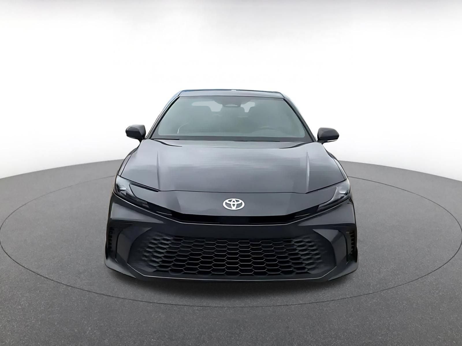 Used 2026 Toyota Camry SE FWD image 4