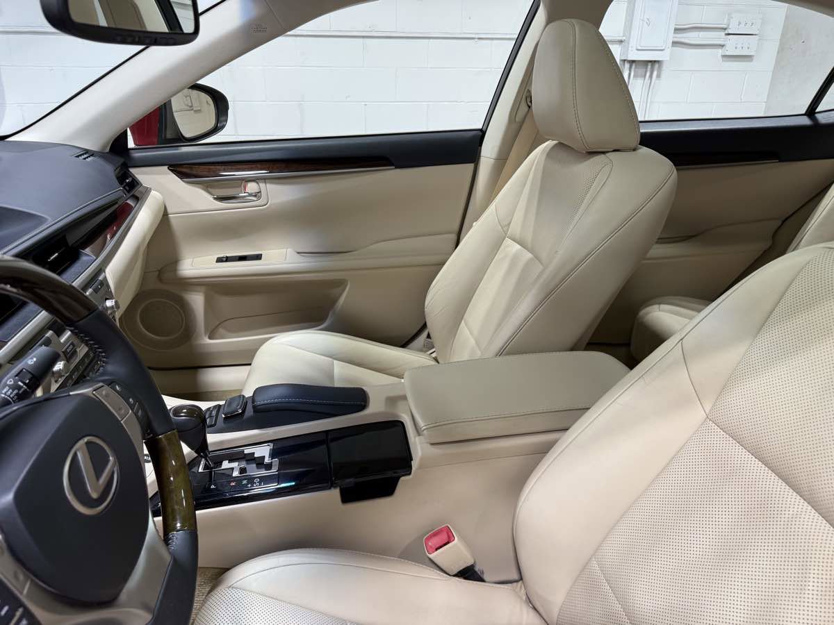 Used 2015 Lexus ES 350 w/ Luxury Package image 14