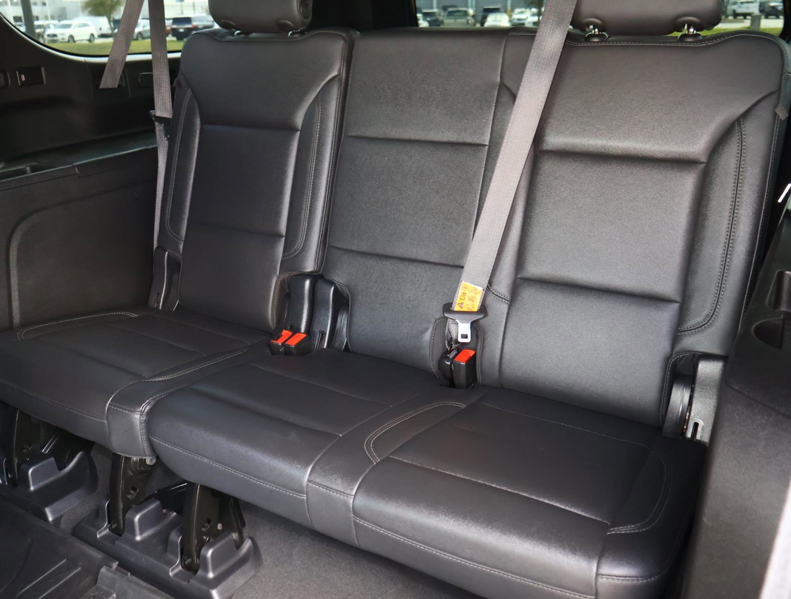 Used 2022 Chevrolet Suburban Z71 w/ Luxury Package image 25