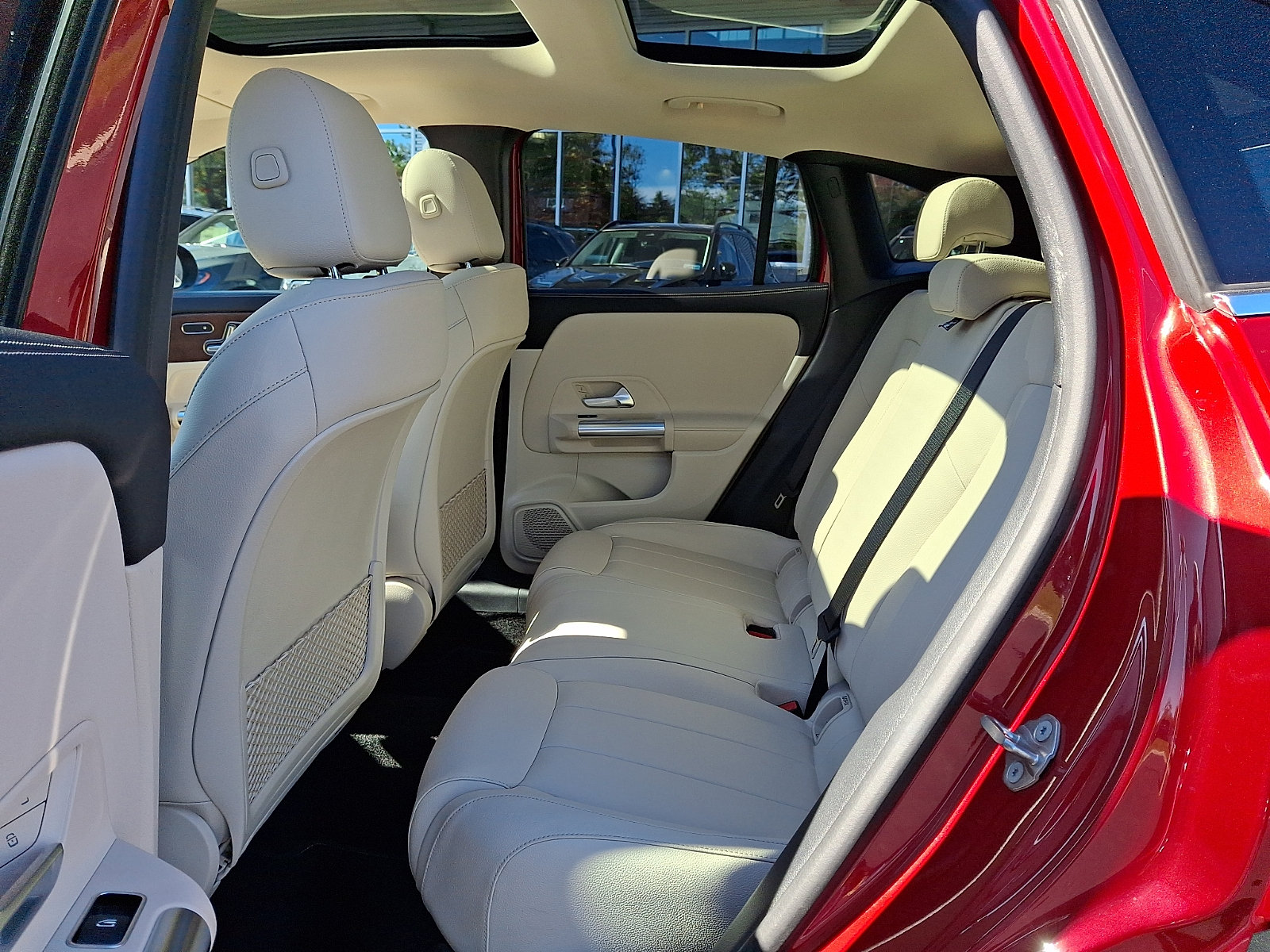 Used 2022 Mercedes-Benz GLA 250 4MATIC image 10