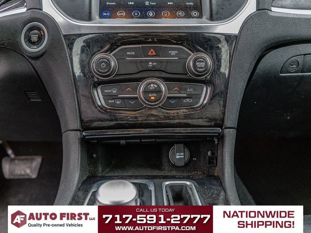 Used 2020 Chrysler 300 Limited image 19