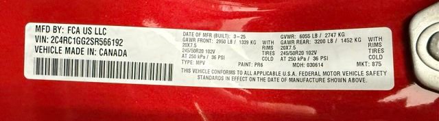 Used 2025 Chrysler Pacifica Limited image 30