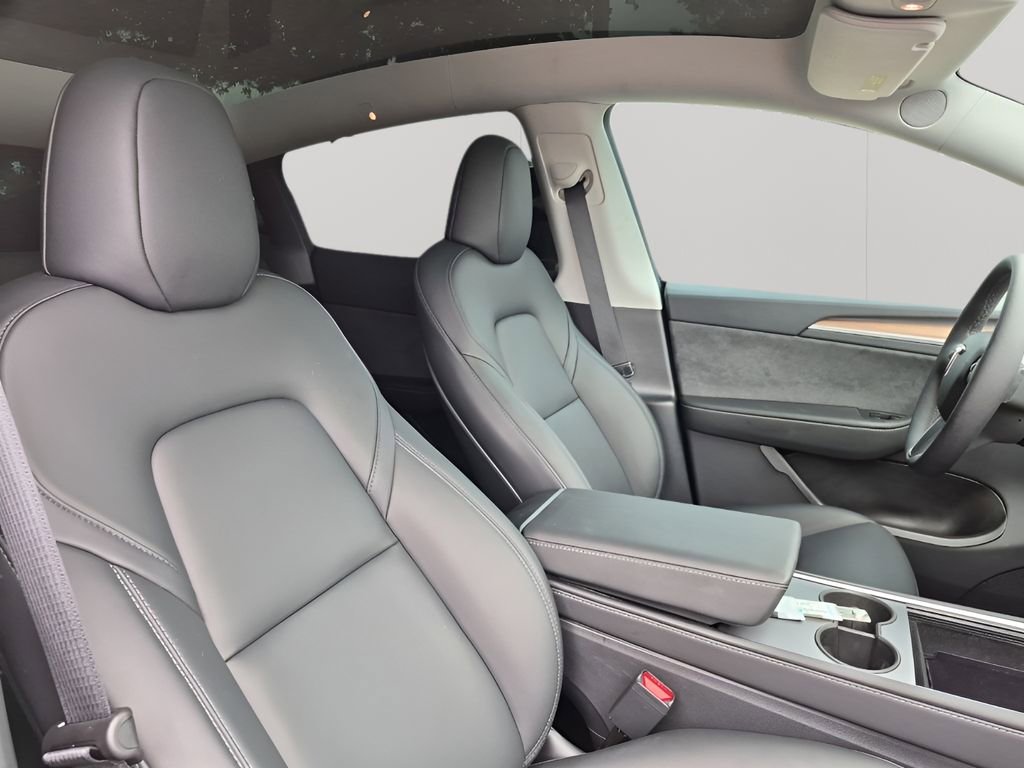 Used 2025 Tesla Model Y Performance image 15