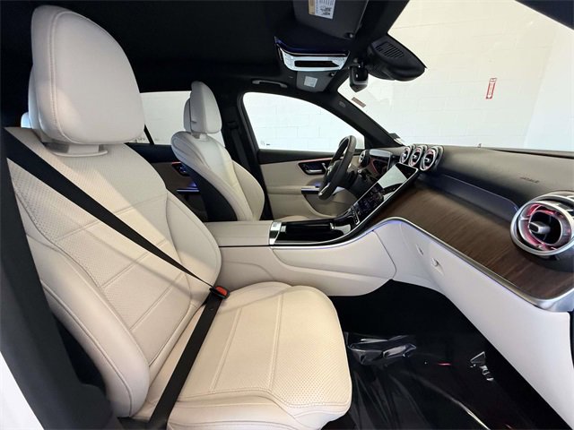 Used 2025 Mercedes-Benz GLC 300 4MATIC image 14