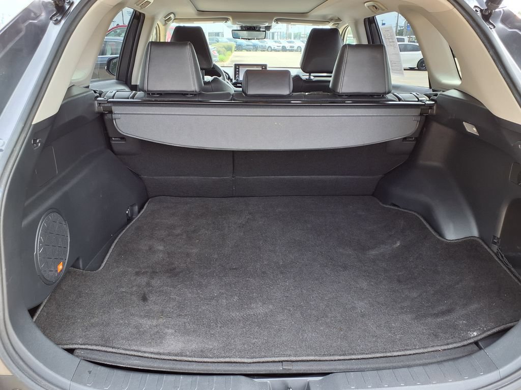 Used 2020 Toyota RAV4 Limited FWD image 9