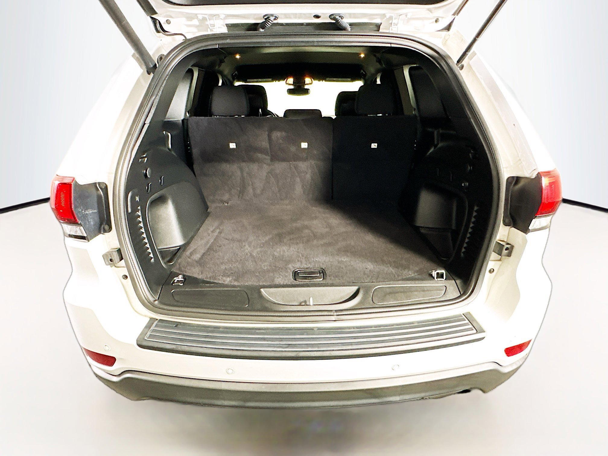 Used 2021 Jeep Grand Cherokee Freedom Edition image 28