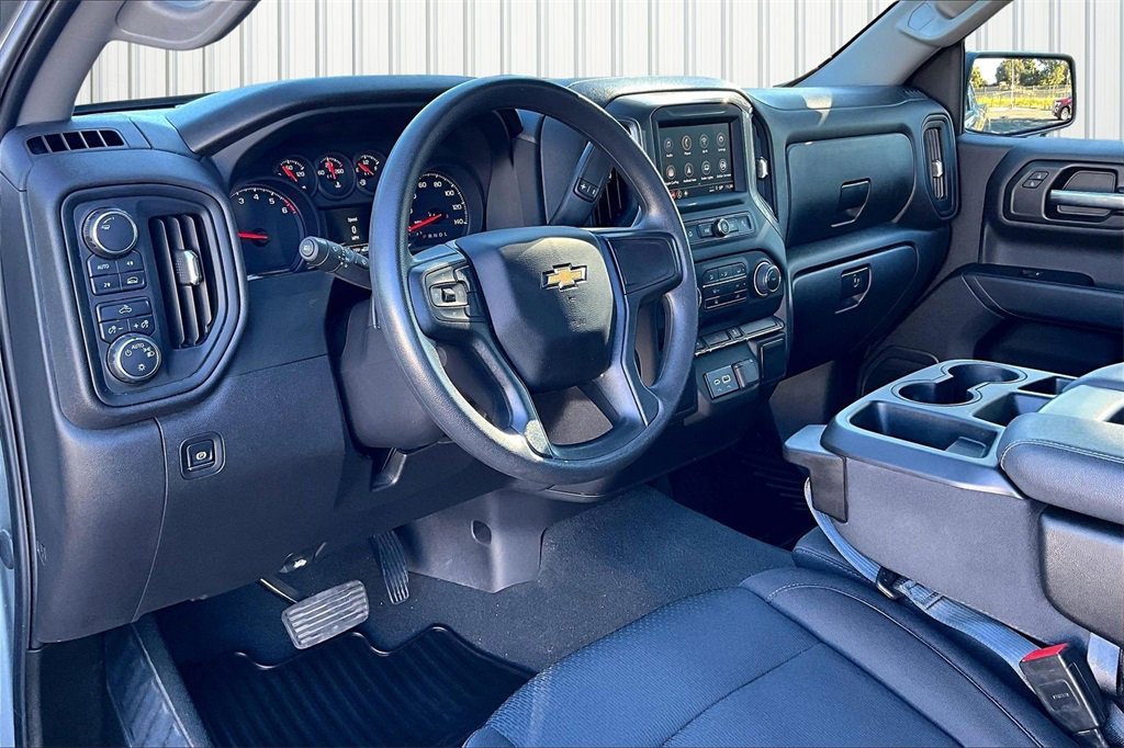 Used 2025 Chevrolet Silverado 1500 W/T w/ Trailering Package image 4