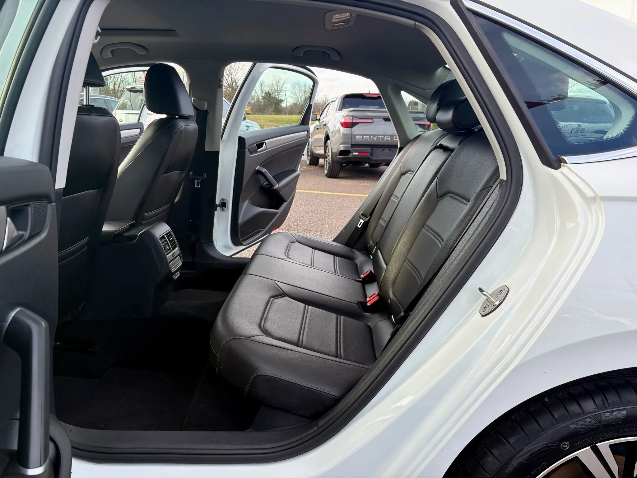 Used 2022 Volkswagen Passat 2.0T SE image 19