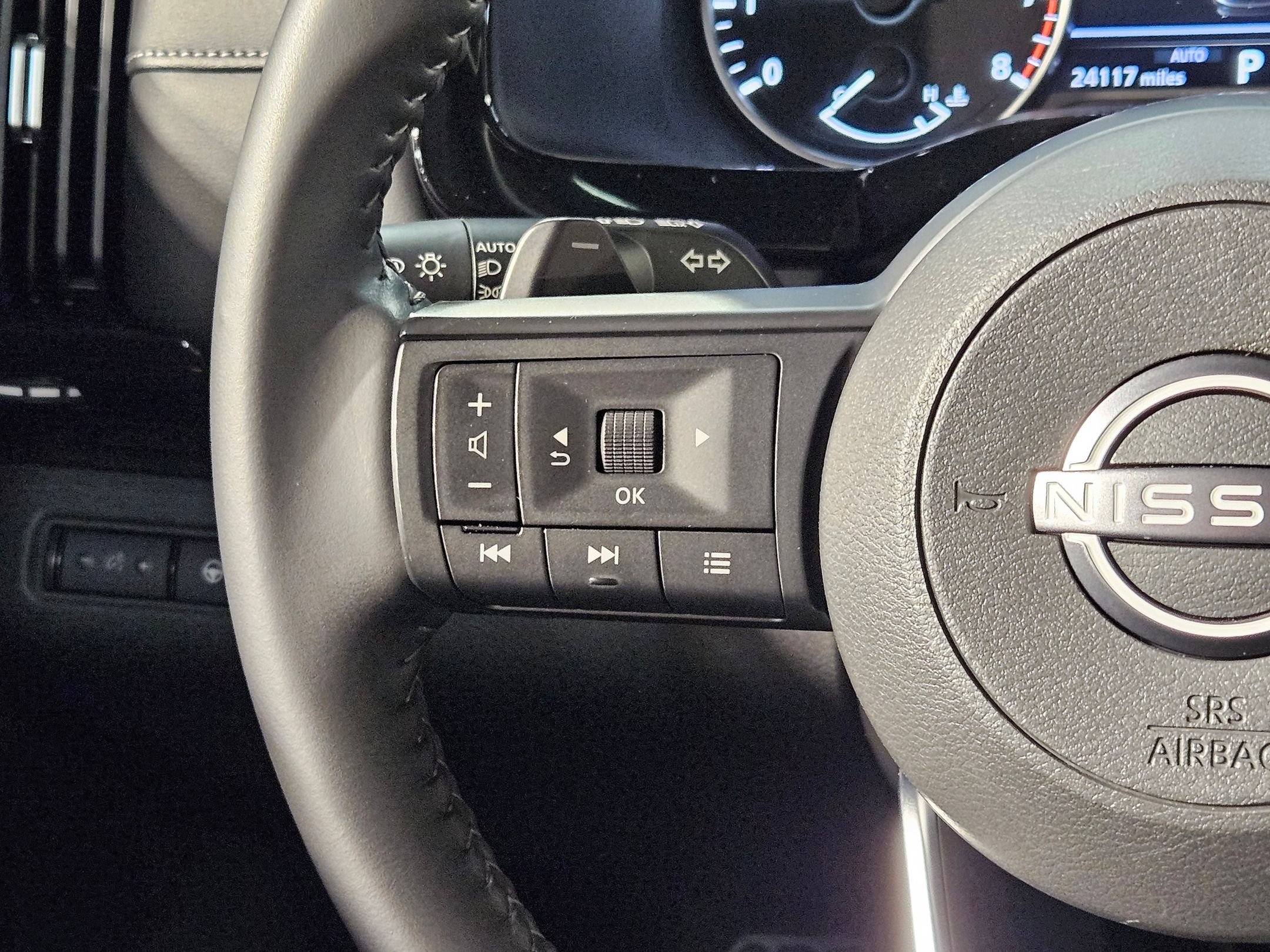 Used 2024 Nissan Pathfinder SV AWD/4WD image 27