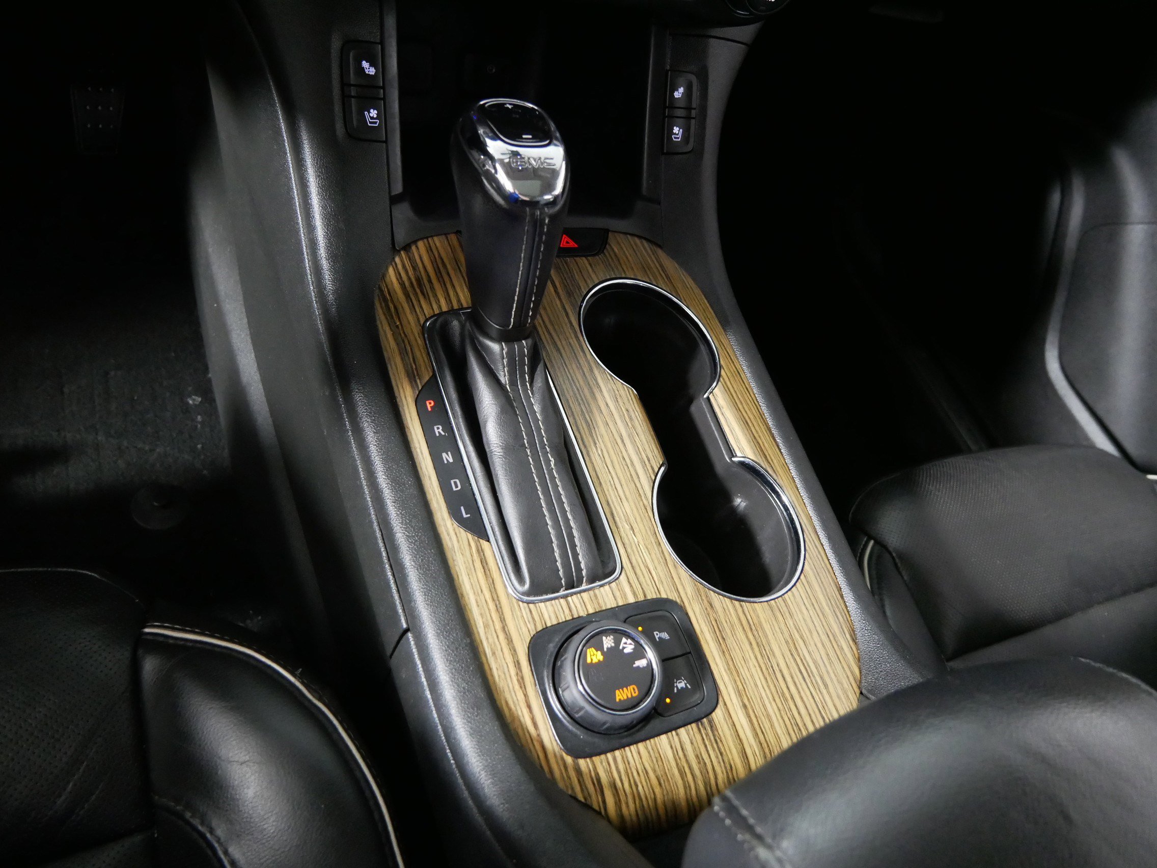 Used 2017 GMC Acadia Denali image 24