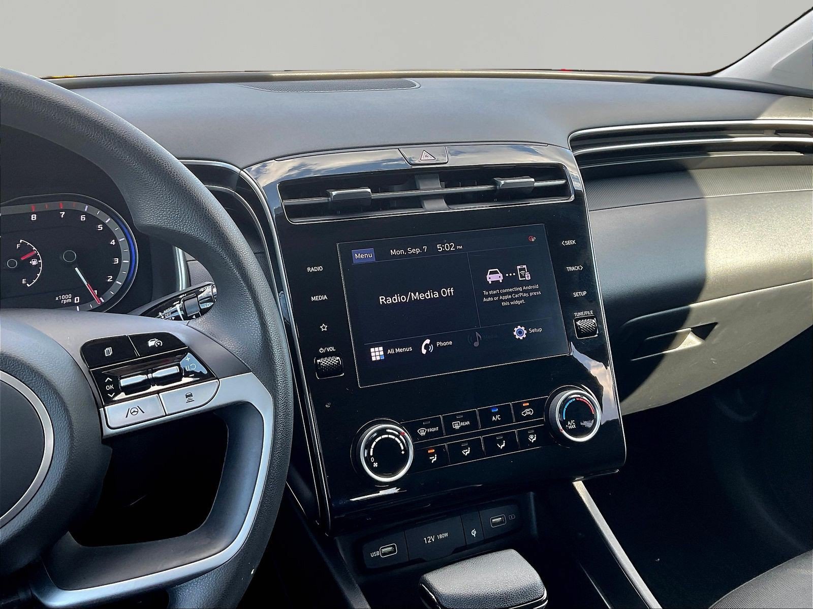 Certified 2023 Hyundai Tucson SEL AWD/4WD image 9