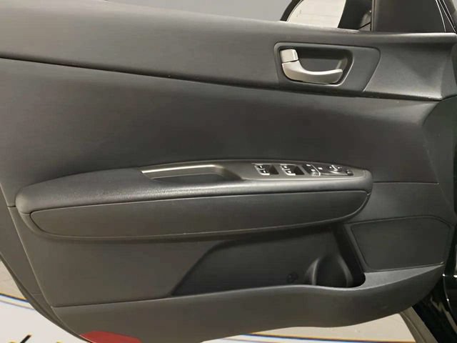 Used 2020 Kia Optima SE FWD image 27