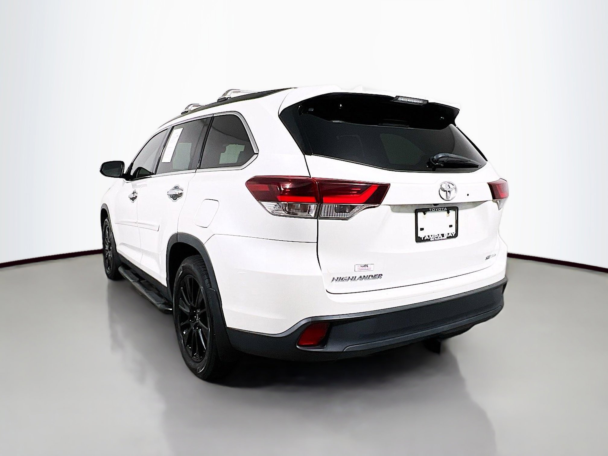 Used 2019 Toyota Highlander SE AWD/4WD image 8