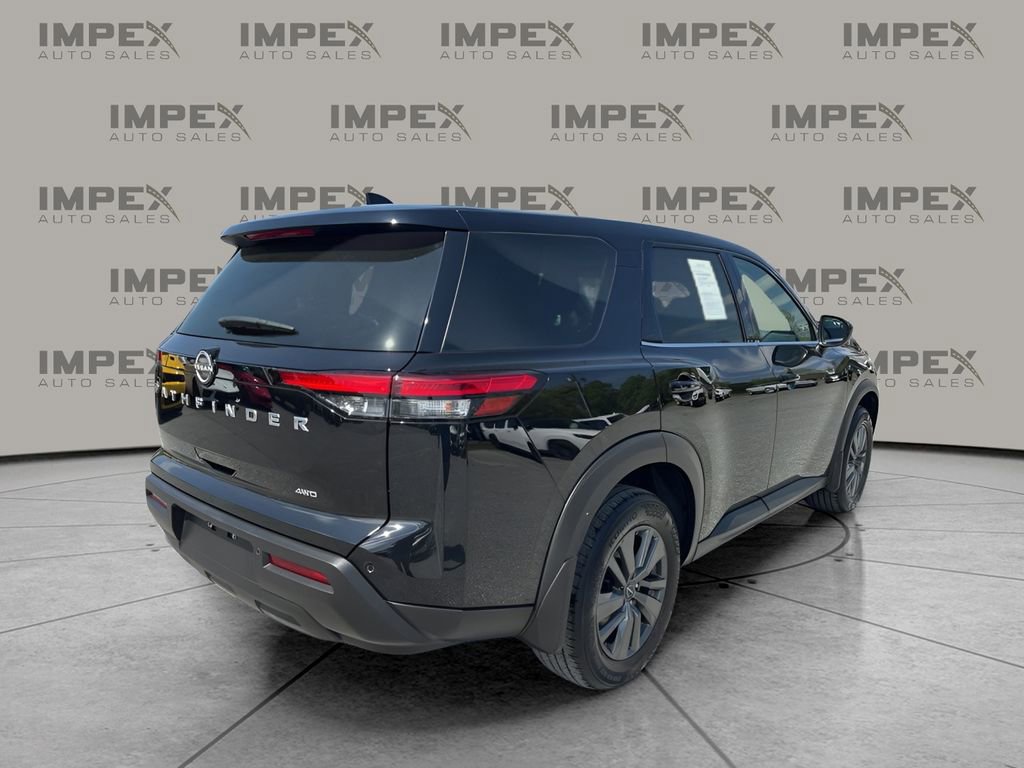 Used 2024 Nissan Pathfinder S AWD/4WD image 5