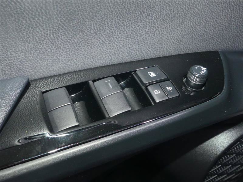 Used 2022 Toyota Prius FWD image 19