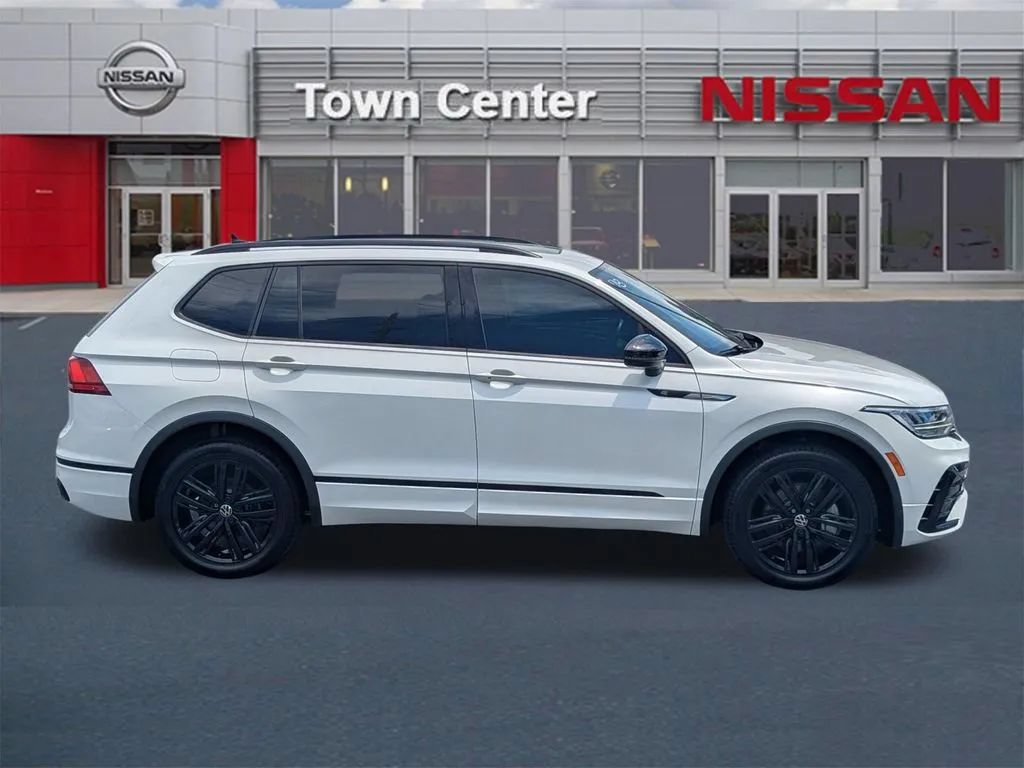 Used 2022 Volkswagen Tiguan SE R-Line FWD image 8