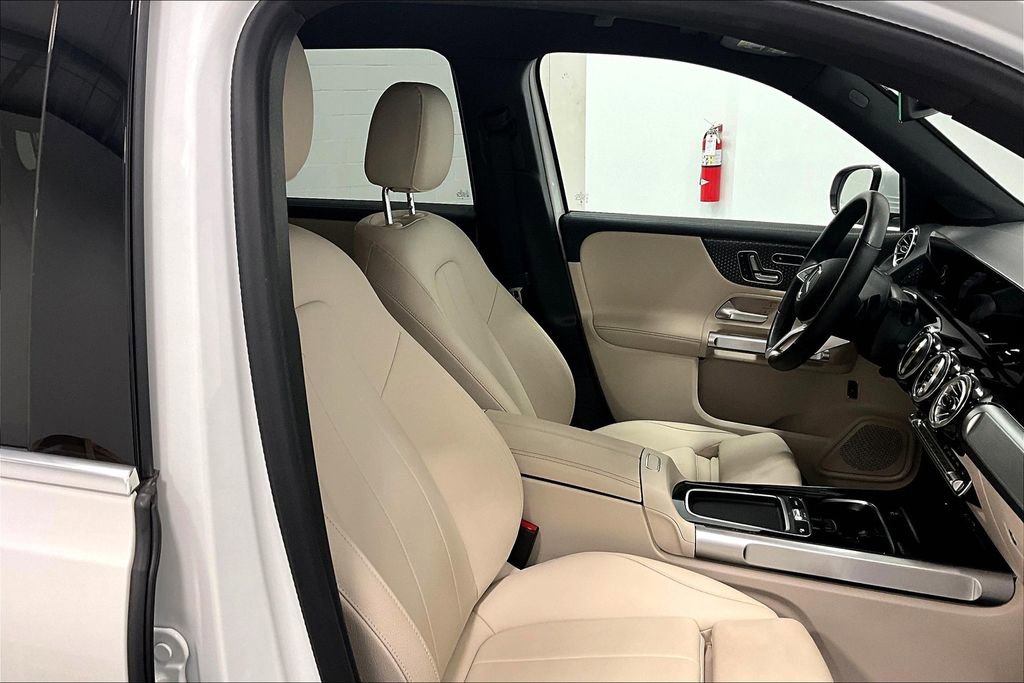 Used 2025 Mercedes-Benz GLB 250 image 10