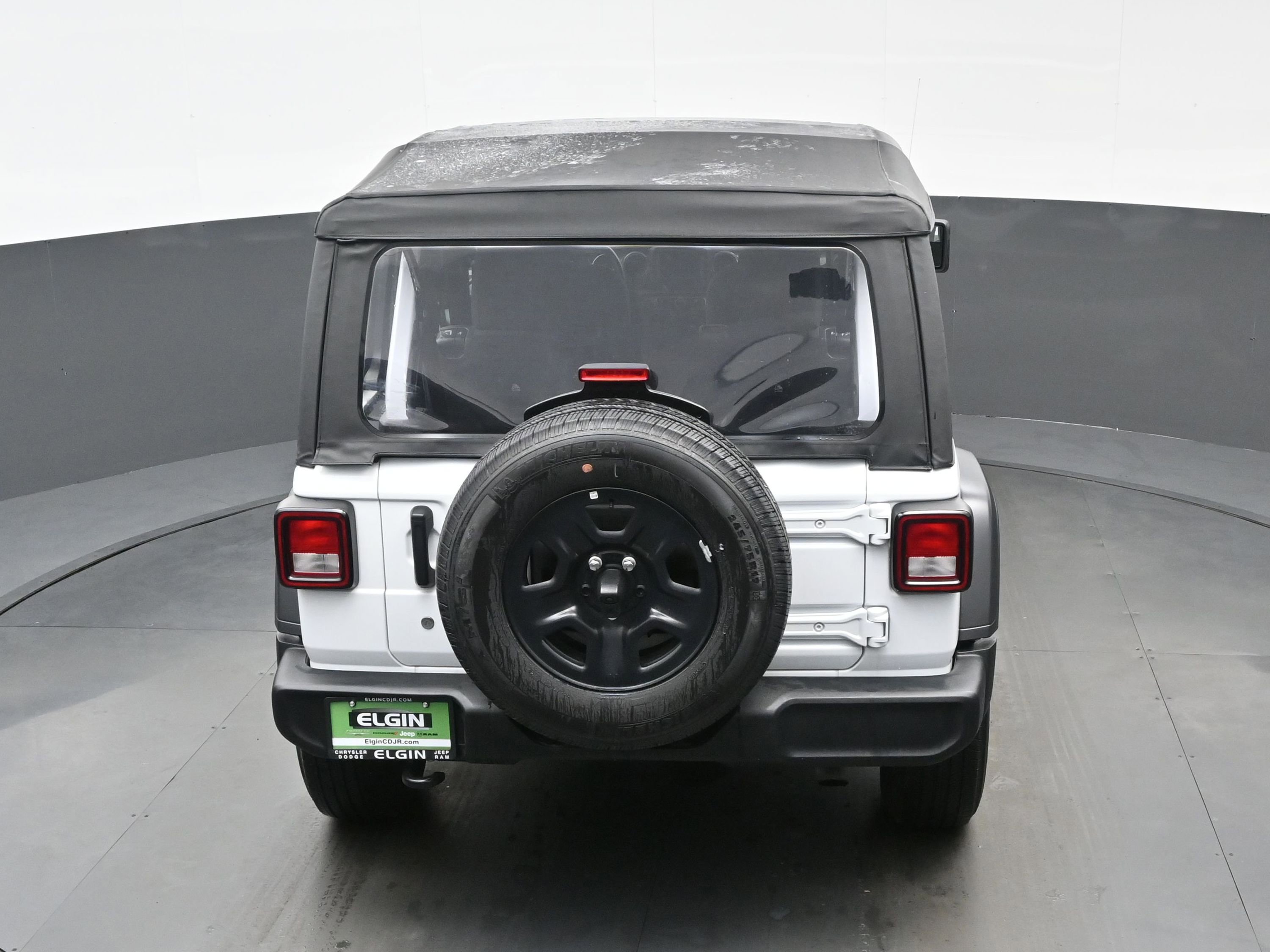Used 2023 Jeep Wrangler Sport image 31