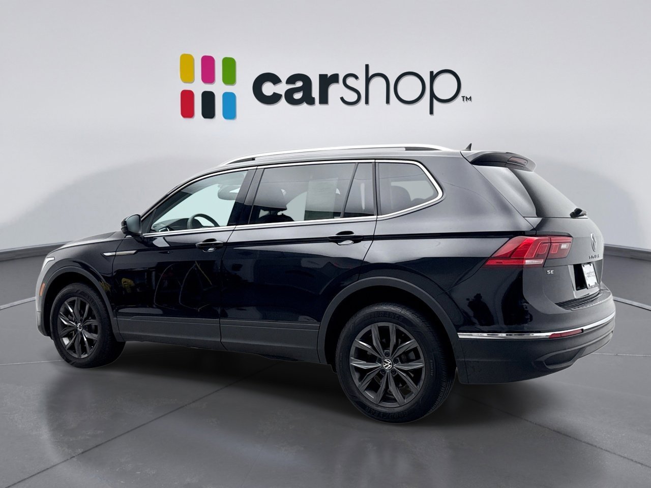 Used 2022 Volkswagen Tiguan SE AWD/4WD image 3