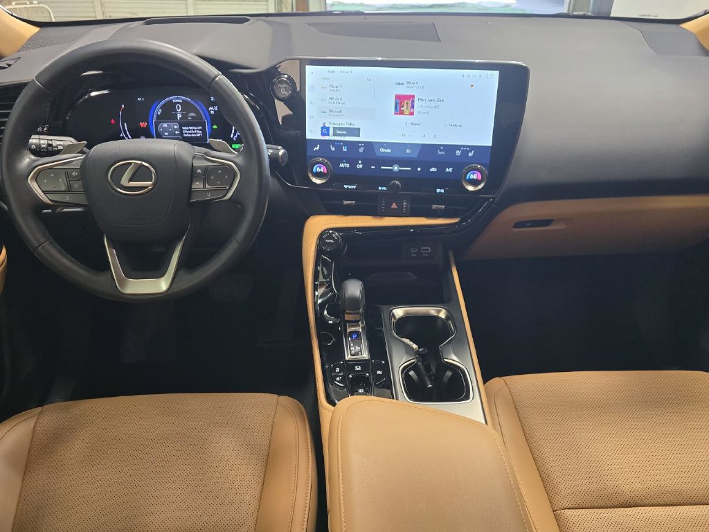 Used 2024 Lexus NX 350h AWD image 11