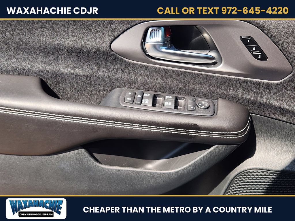 New 2027 Chrysler Pacifica Select FWD image 18