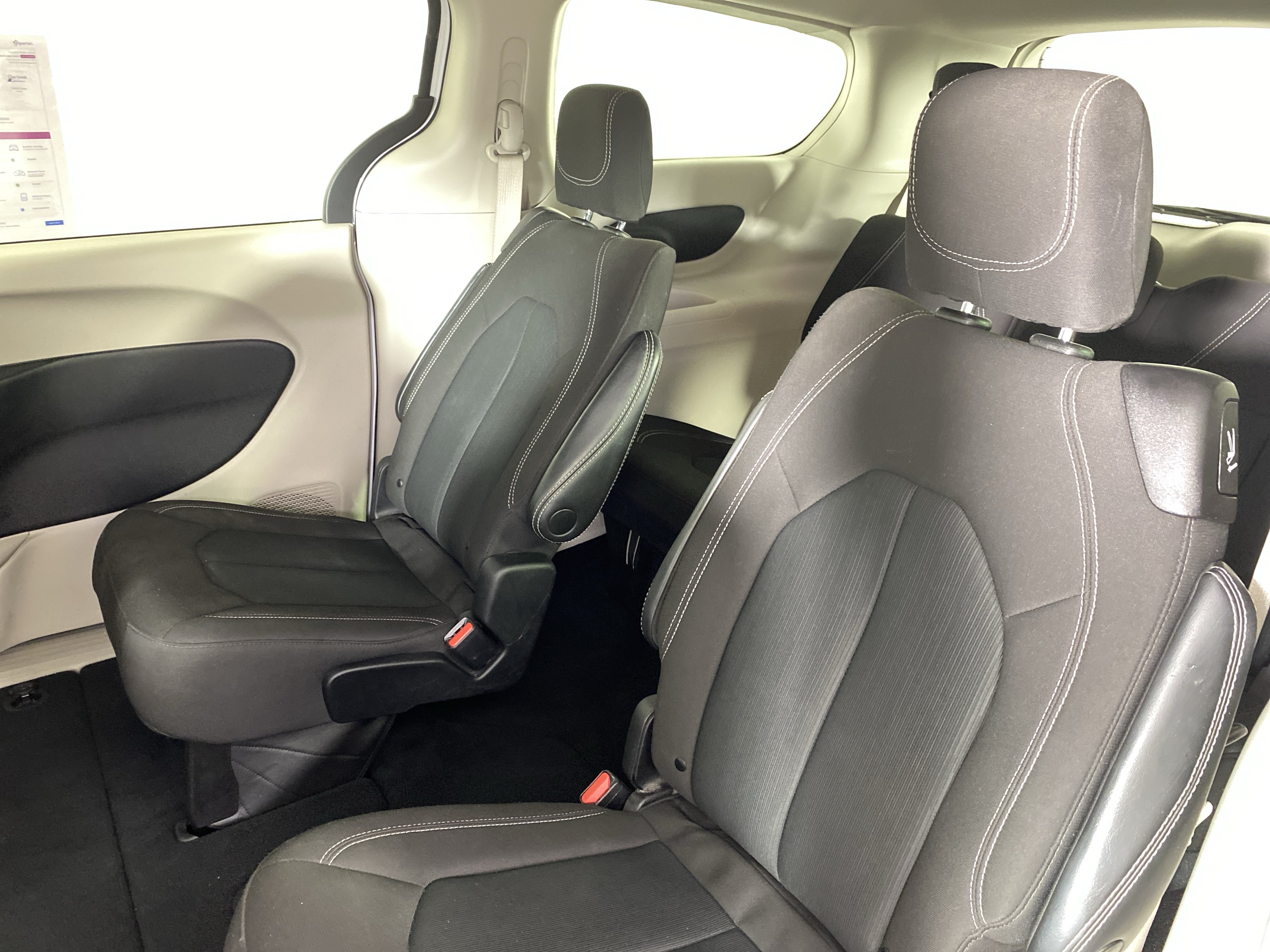 Used 2023 Chrysler Voyager LX FWD image 31