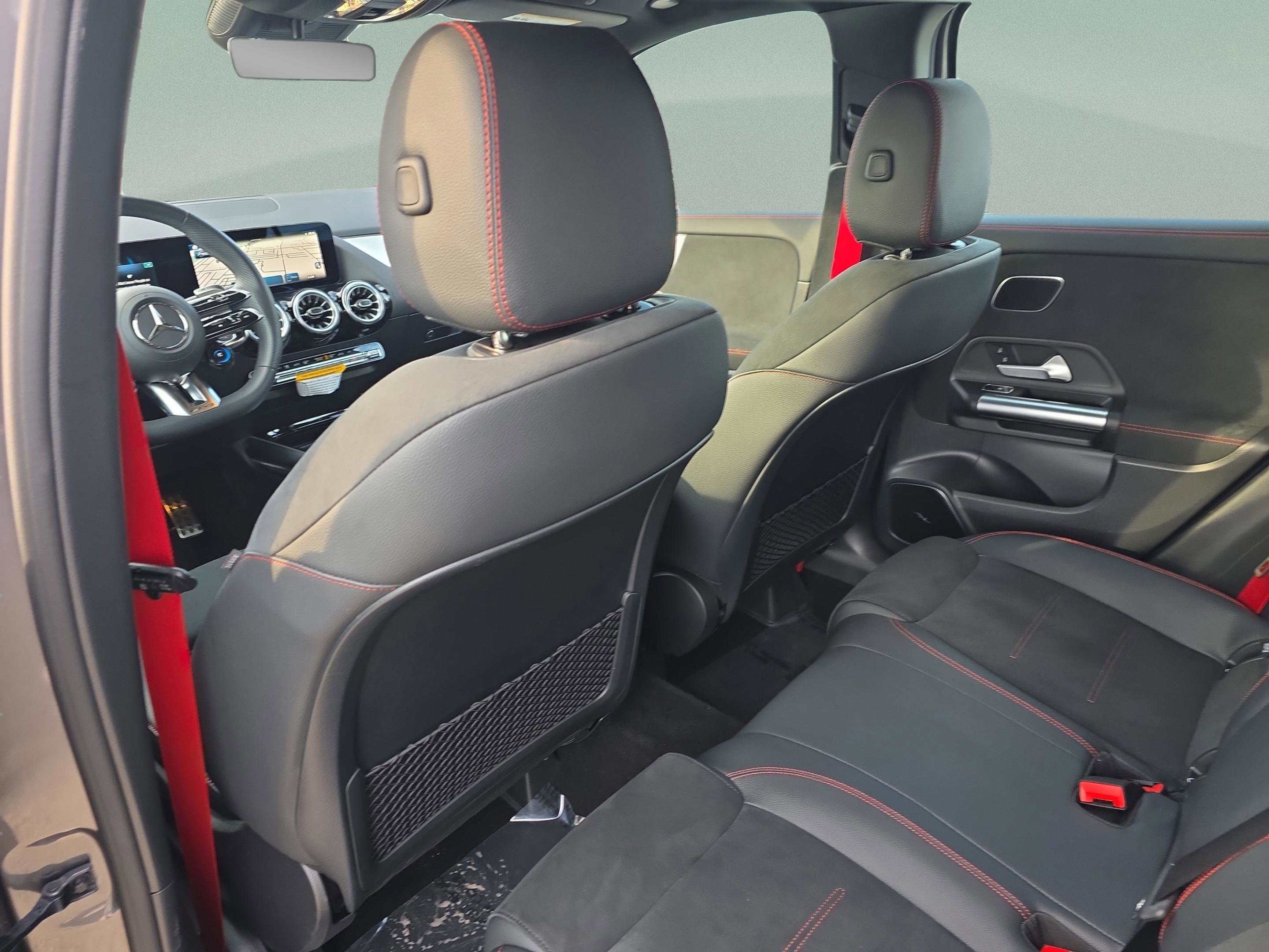 Used 2026 Mercedes-Benz GLA 35 AMG 4MATIC image 9