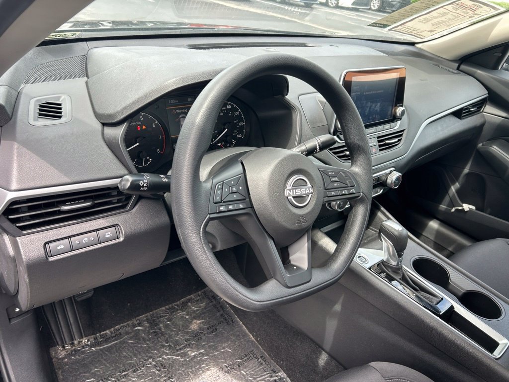 Certified 2025 Nissan Altima 2.5 S FWD image 23