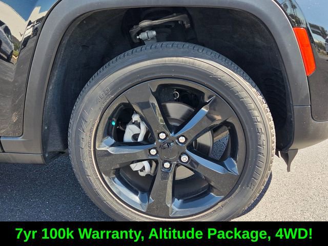 Certified 2023 Jeep Grand Cherokee Altitude image 9