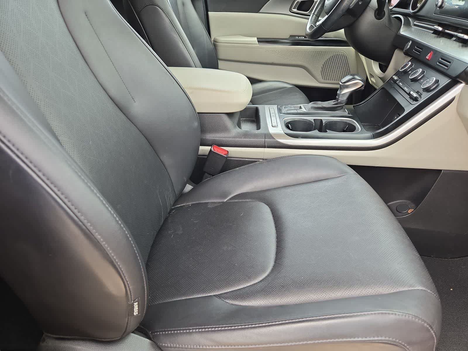 Certified 2022 Kia Carnival LX FWD image 19