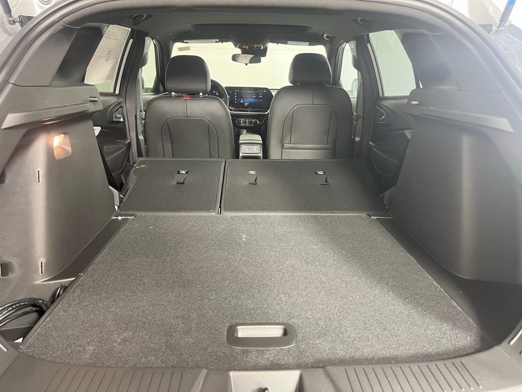 New 2026 Chevrolet Trax RS w/ Sunroof Package FWD image 28