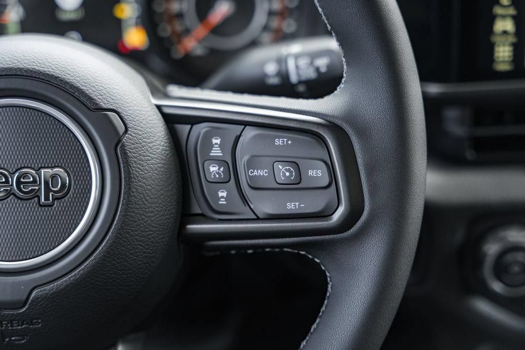 New 2025 Jeep Gladiator Sport AWD/4WD image 31