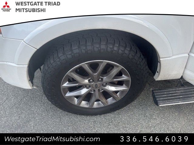 Used 2017 Ford Expedition Limited w/ Equipment Group 301A image 4