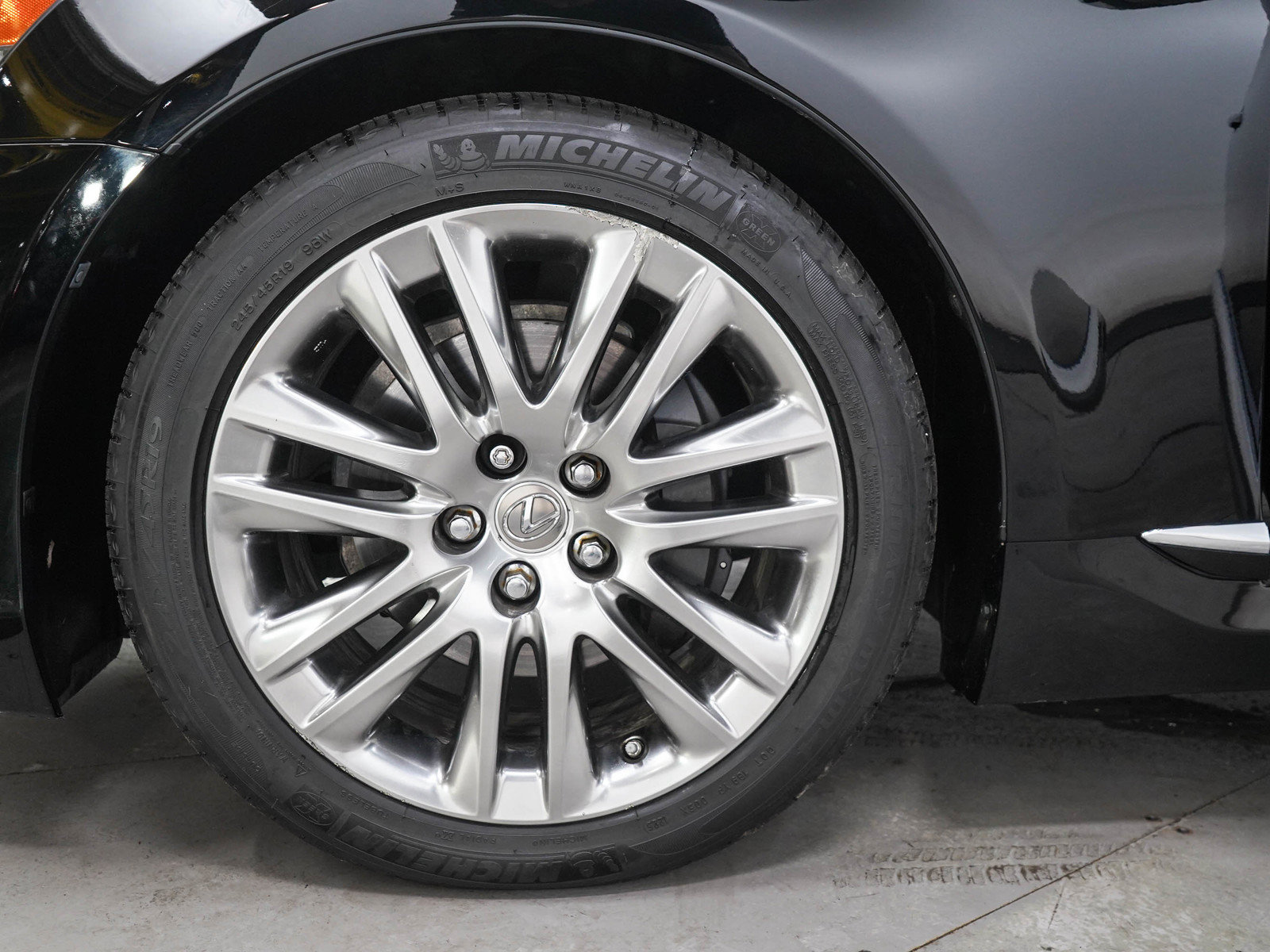 Used 2015 Lexus LS 460 w/ Comfort Package RWD image 29