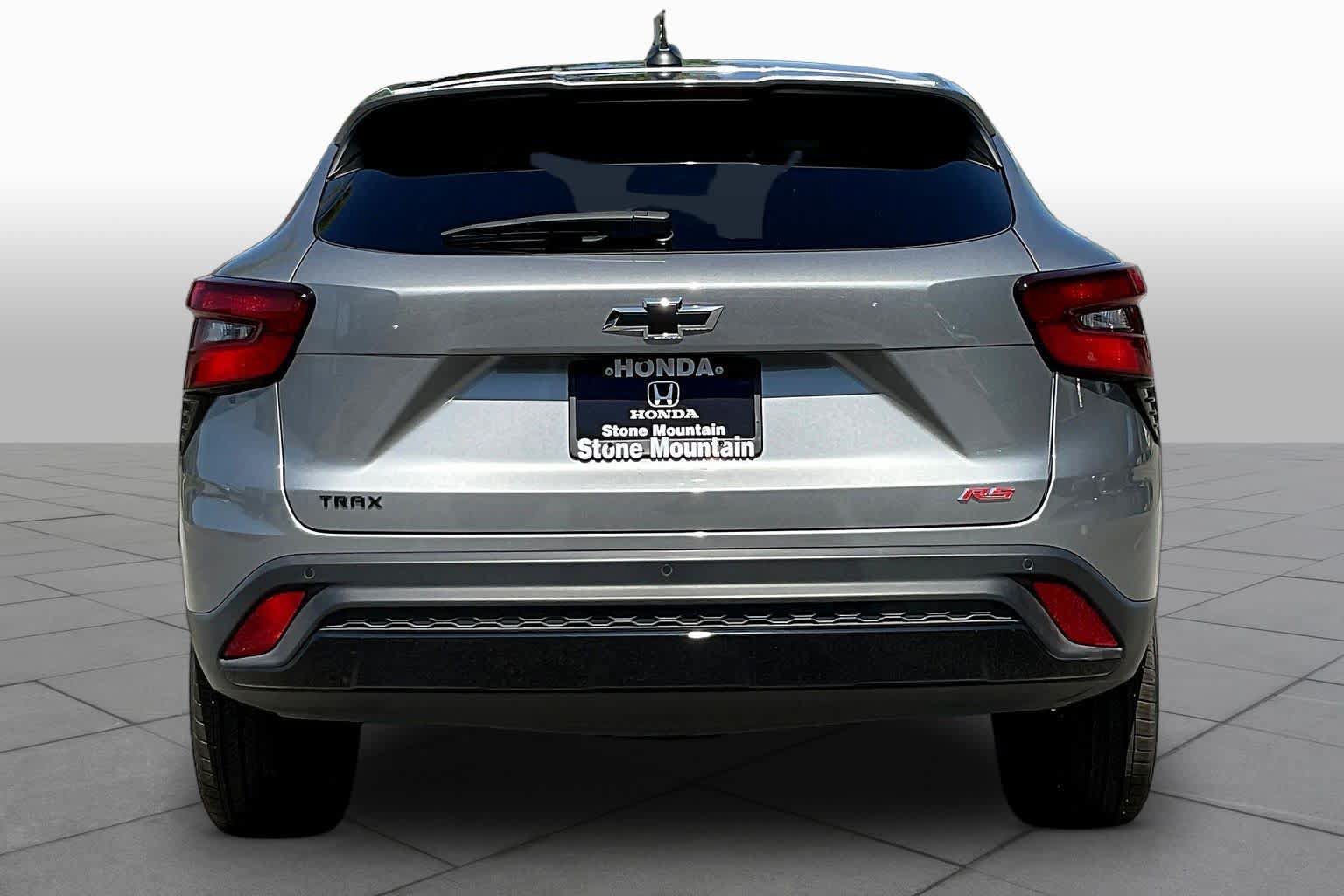 Used 2025 Chevrolet Trax RS w/ Driver Confidence Package FWD image 5