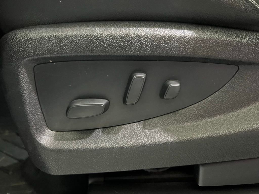 Used 2018 Chevrolet Silverado 1500 High Country AWD/4WD image 19