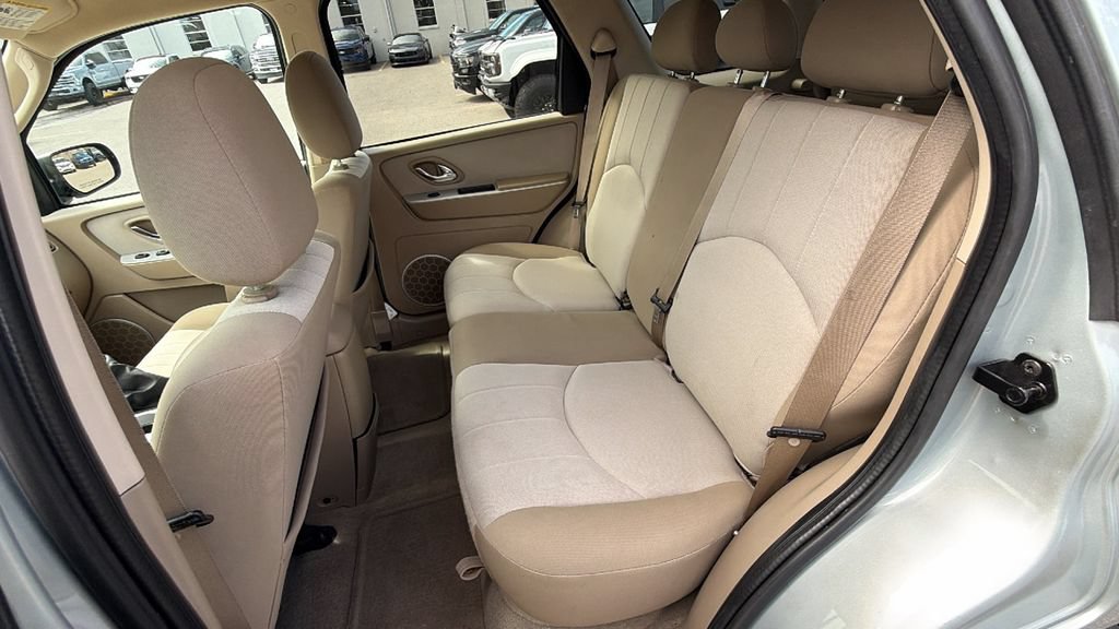 Used 2005 Mercury Mariner Luxury FWD image 25